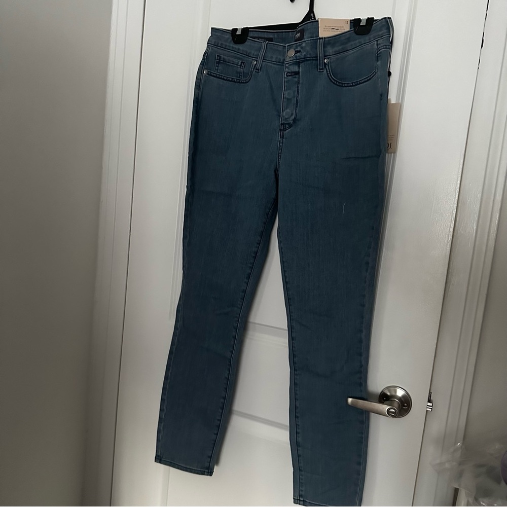 NYDJ lift and tuck technology jeans Manvas2858 Delray size 12